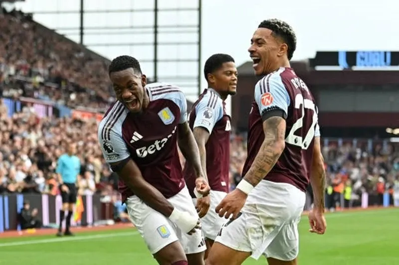 Aston Villa và Wolves chiến thắng