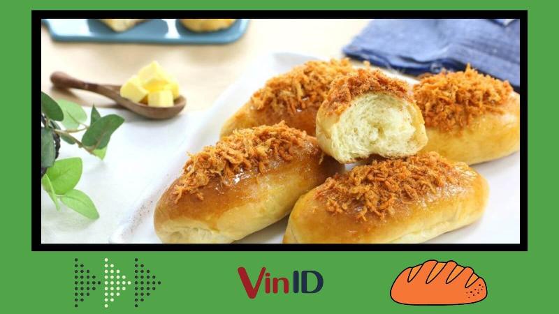 Một đĩa bánh ruốc gà cuộn đã cắt khoanh trông rất hấp dẫn