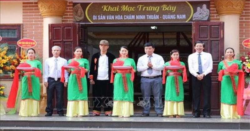 Bảo tồn và phát triển trang phục Chăm: Giữ gìn di sản văn hóa