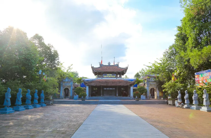 Hình ảnh tưởng tượng về ngôi đền kì quái trong tương lai, sau khi được trùng tu và bảo tồn, trở thành điểm đến du lịch hấp dẫn.