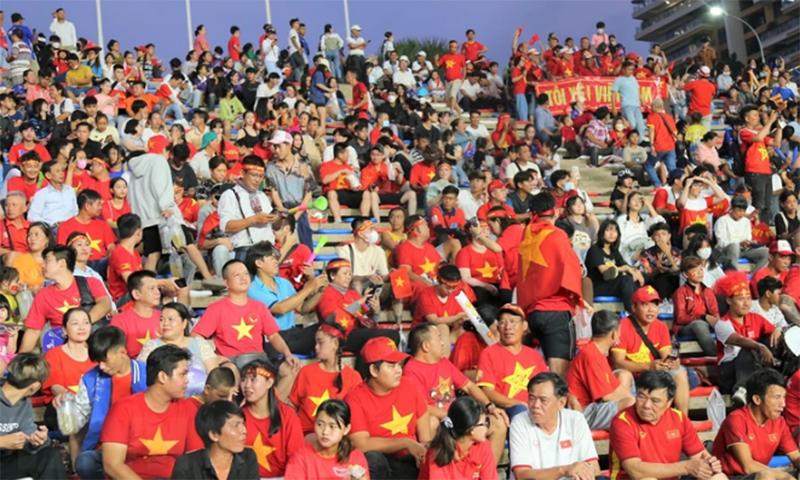 hinh-anh-san-van-dong-bung-karno-qua-cac-thoi-ky