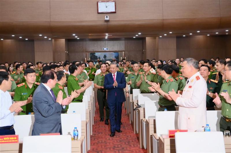 Hoc hoi va tim hieu kien thuc ve gai vn thu dam