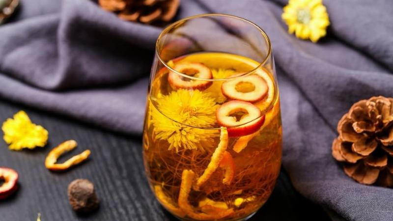 Lưu Ý Khi Sử Dụng Trà Dưỡng Nhan
