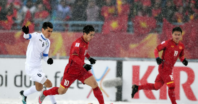 Khoanh khac cau thu Uzbekistan ghi ban, gop phan tao nen ty so cua tran dau