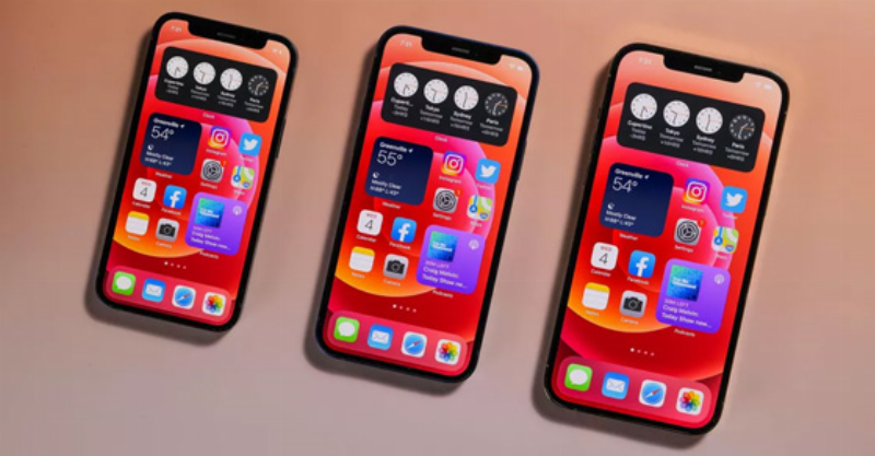 Nguoi dung choi game tren man hinh iPod touch gen 7 nho gon