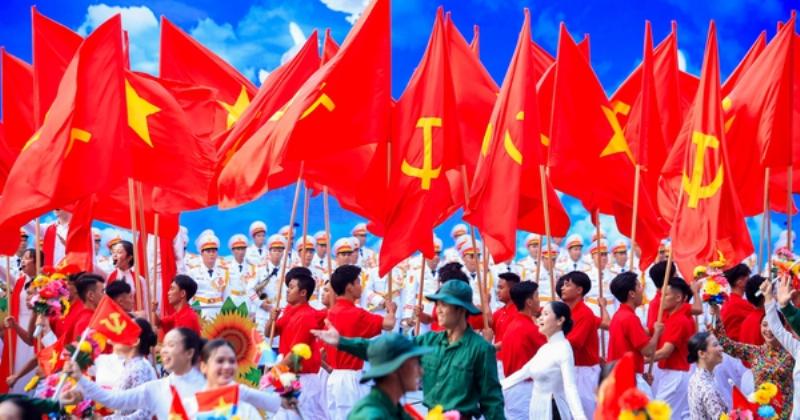Hinh anh doan ruoc dau mien nam co cong rong phuong hinh xam trong le cuoi