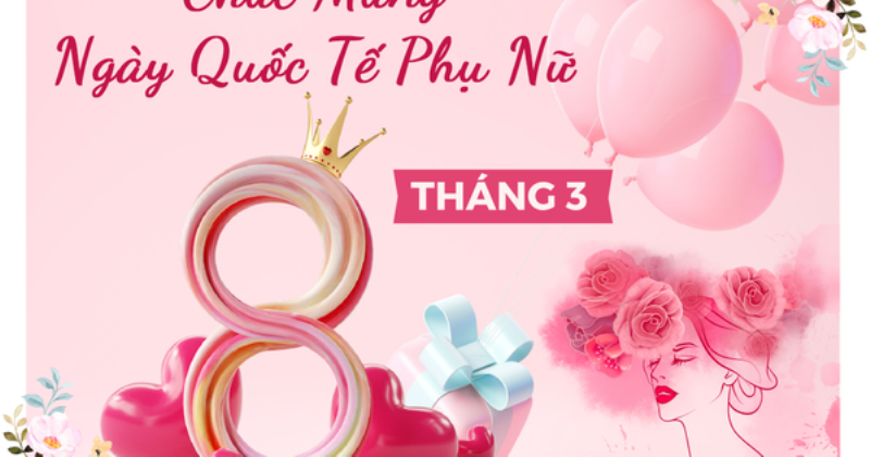 Người phụ nữ mỉm cười hạnh phúc khi nghe bài hát 8/3 ý nghĩa từ người thân