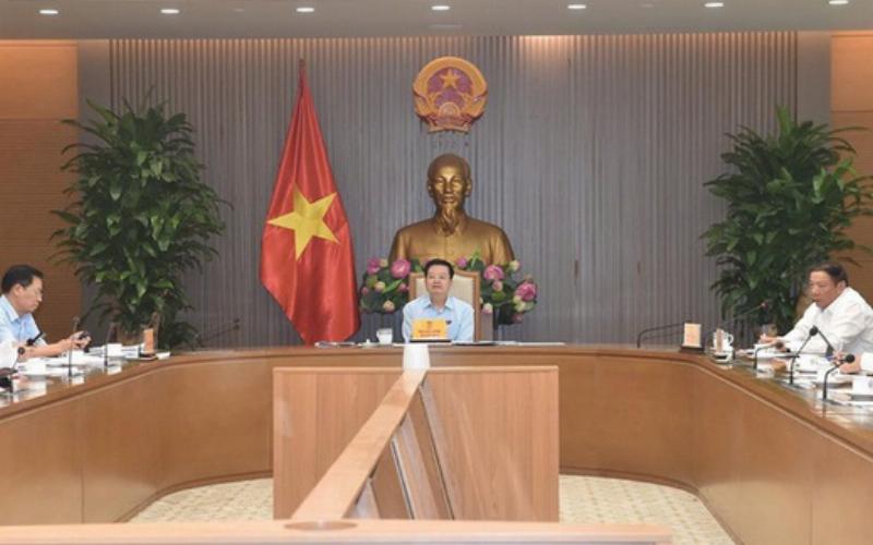 Hinh anh poster bo ba dien vien chinh trong Thap Dien Mai Phuc, bao gom Truong Tu Di, Luu Duc Hoa, Kim Thanh Vu