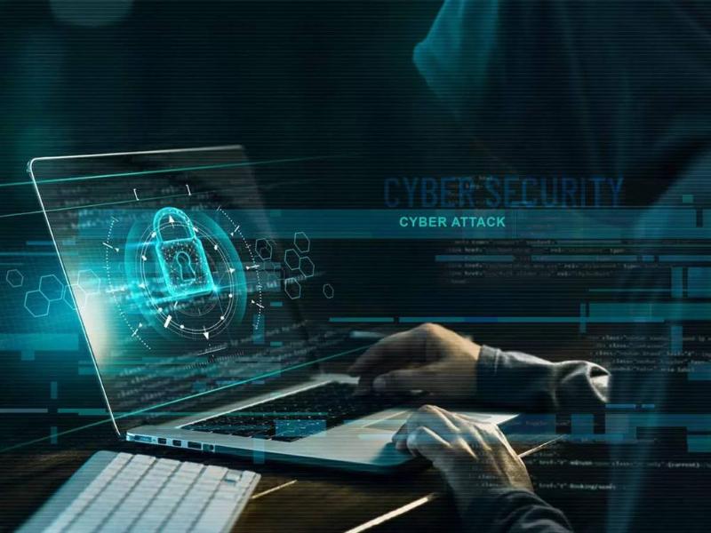Hình ảnh minh họa quá trình tìm kiếm nội dung nhạy cảm trên internet với các rủi ro tiềm ẩn