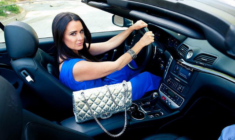 Túi xách Hermes Birkin là món phụ kiện yêu thích của nhiều ngôi sao Hoa ngữ, thể hiện đẳng cấp và sự xa hoa.