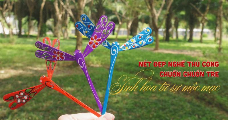Vẻ đẹp thanh bình và tự nhiên tại điểm du lịch chuồn chuồn, với đồng lúa và chuồn chuồn bay lượn